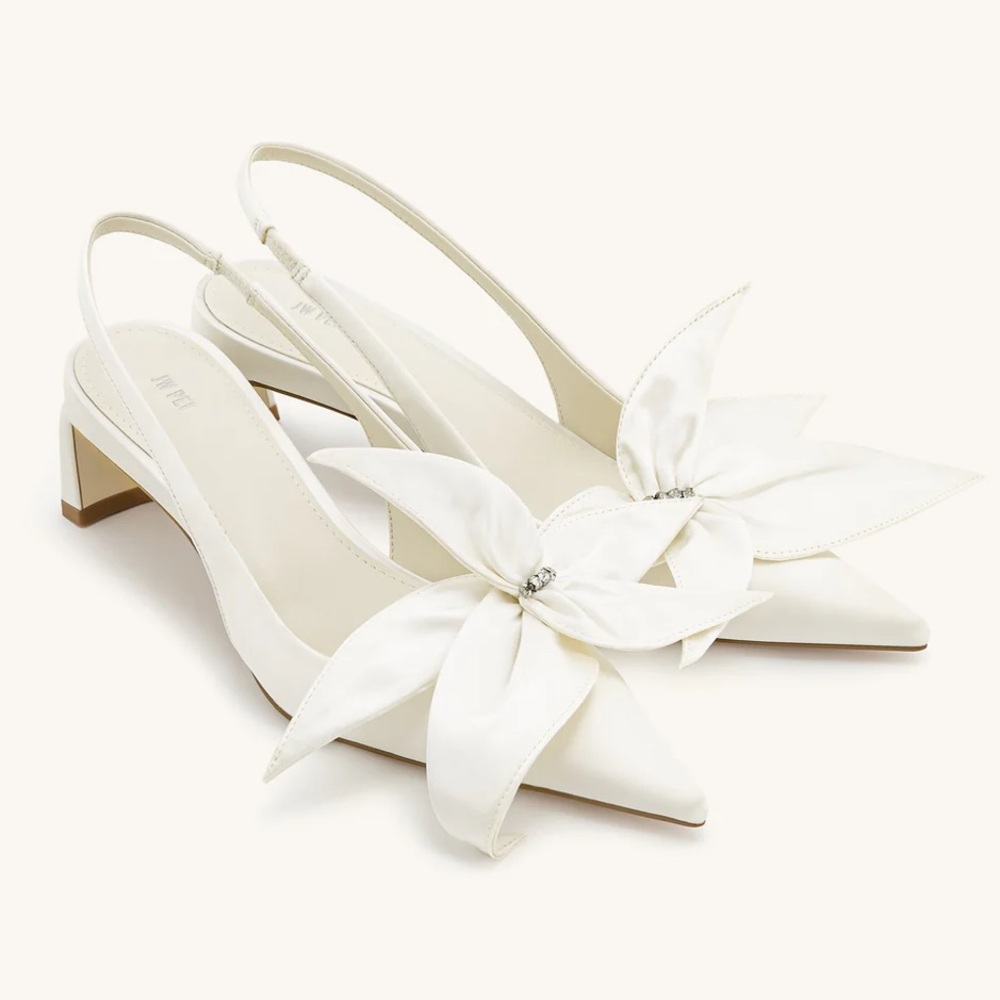NIB Queena Floral Appliques Slingback Pumps